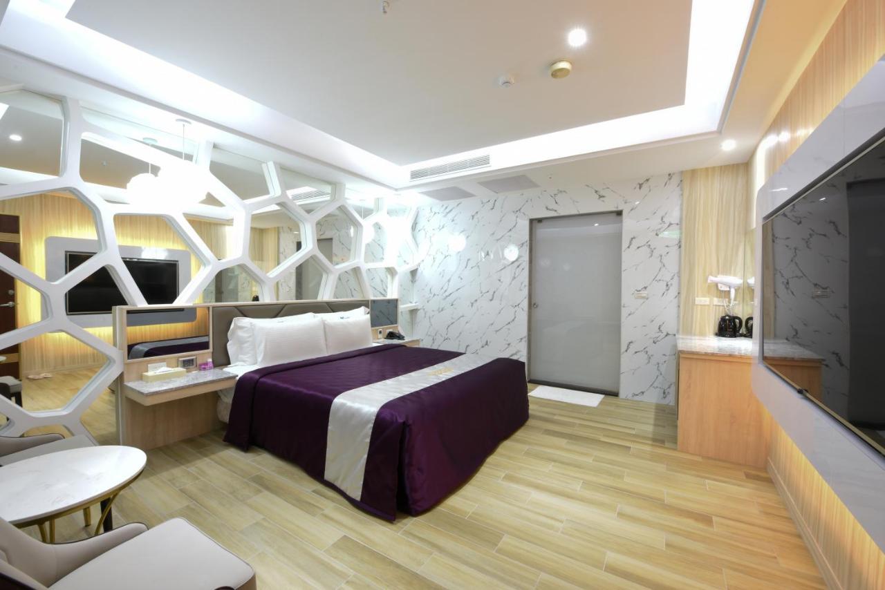 W3 Motel Luzhu Екстер'єр фото