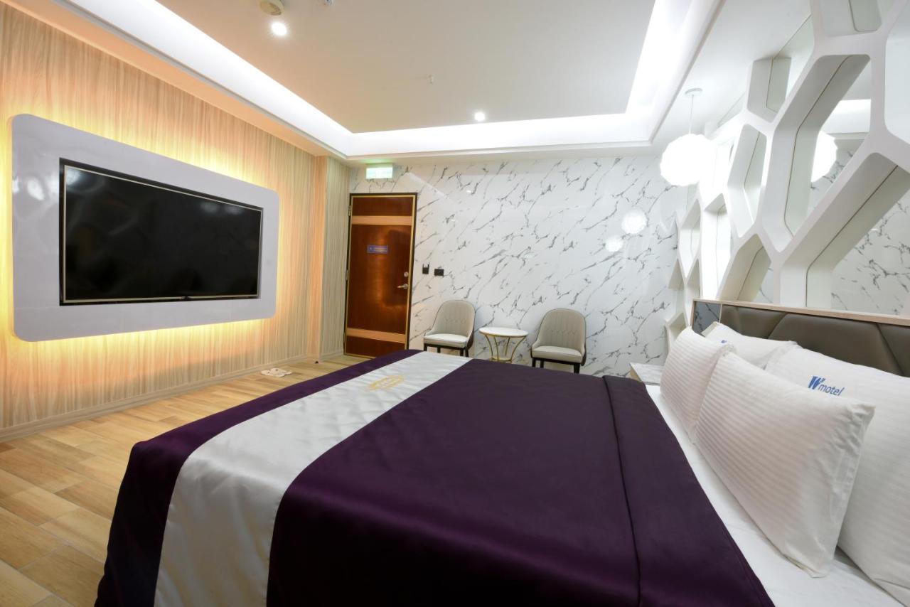 W3 Motel Luzhu Екстер'єр фото