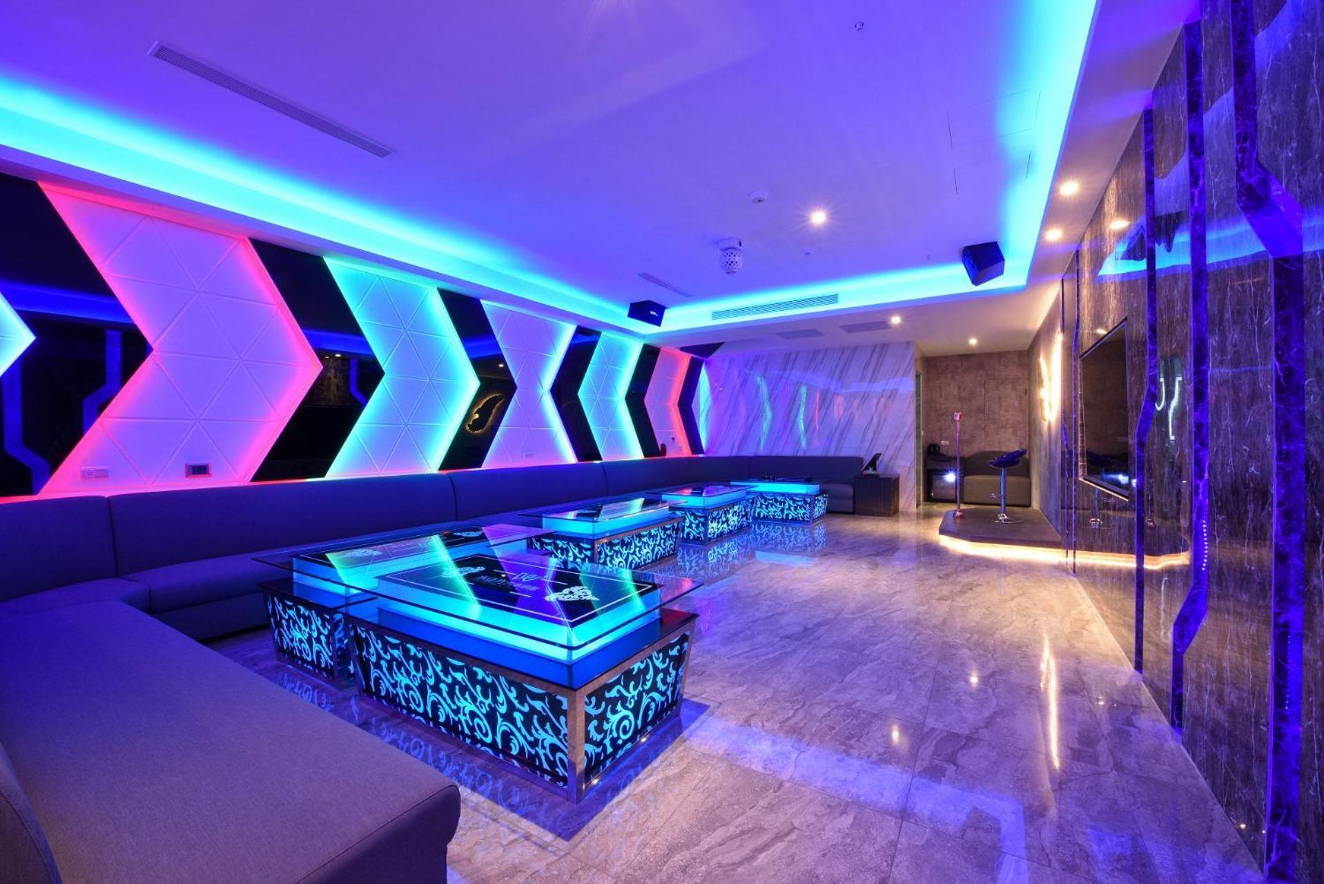 W3 Motel Luzhu Екстер'єр фото