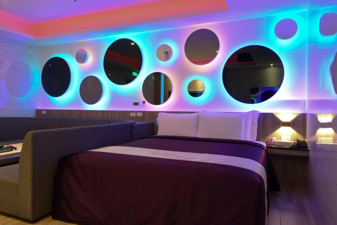 W3 Motel Luzhu Екстер'єр фото