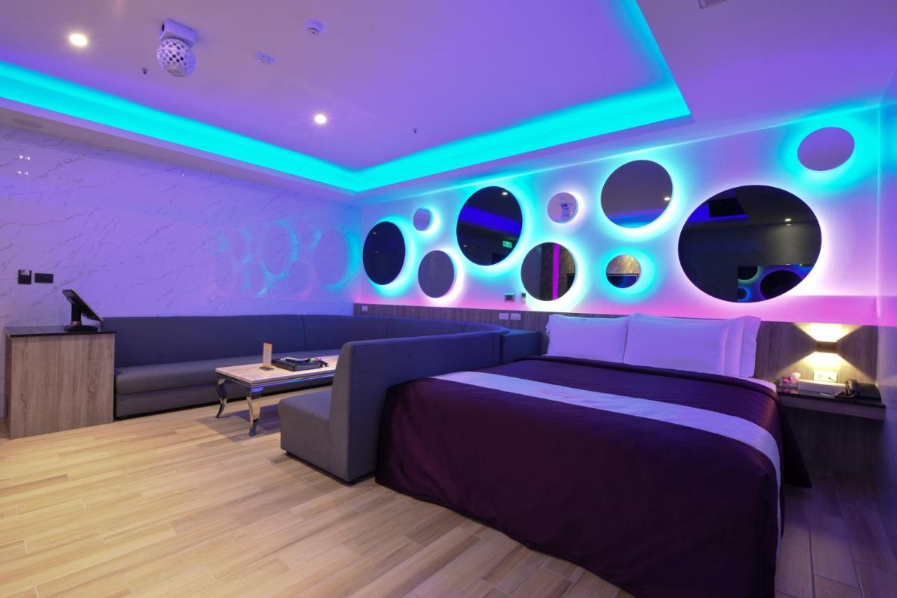 W3 Motel Luzhu Екстер'єр фото