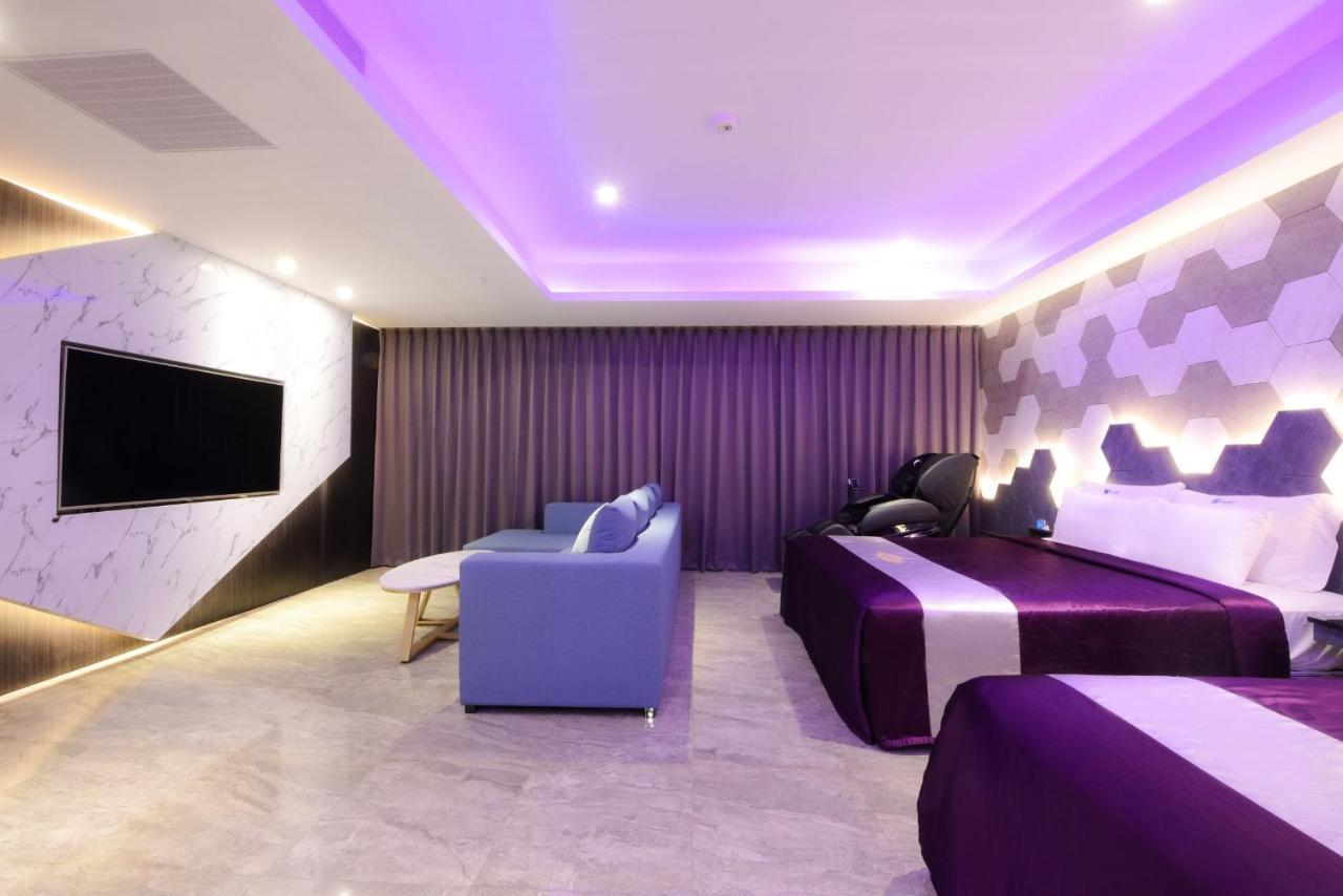 W3 Motel Luzhu Екстер'єр фото