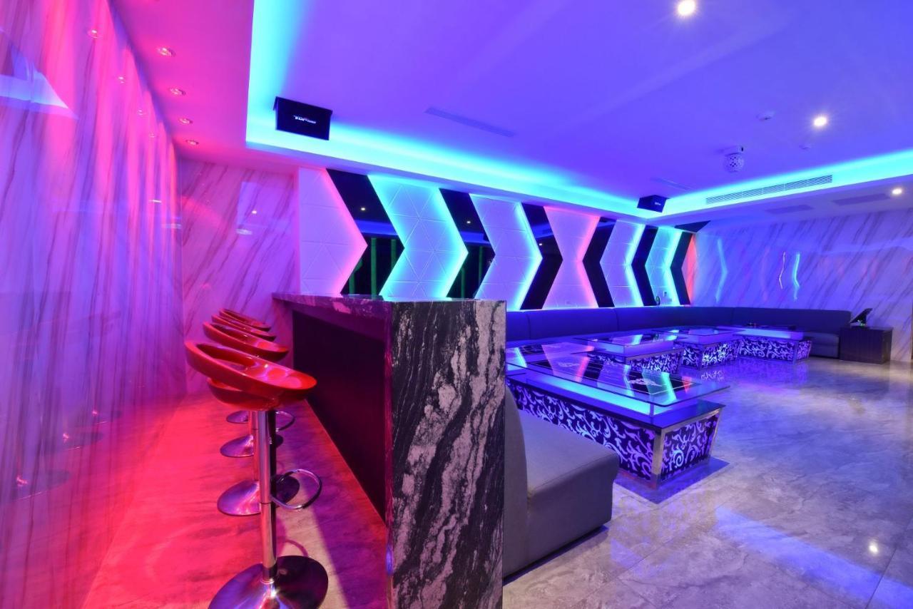 W3 Motel Luzhu Екстер'єр фото