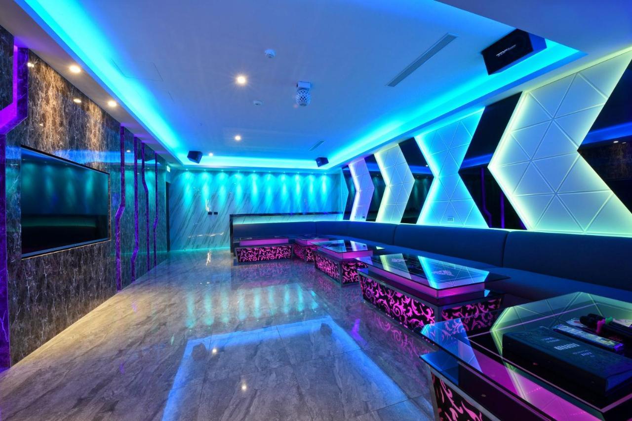 W3 Motel Luzhu Екстер'єр фото