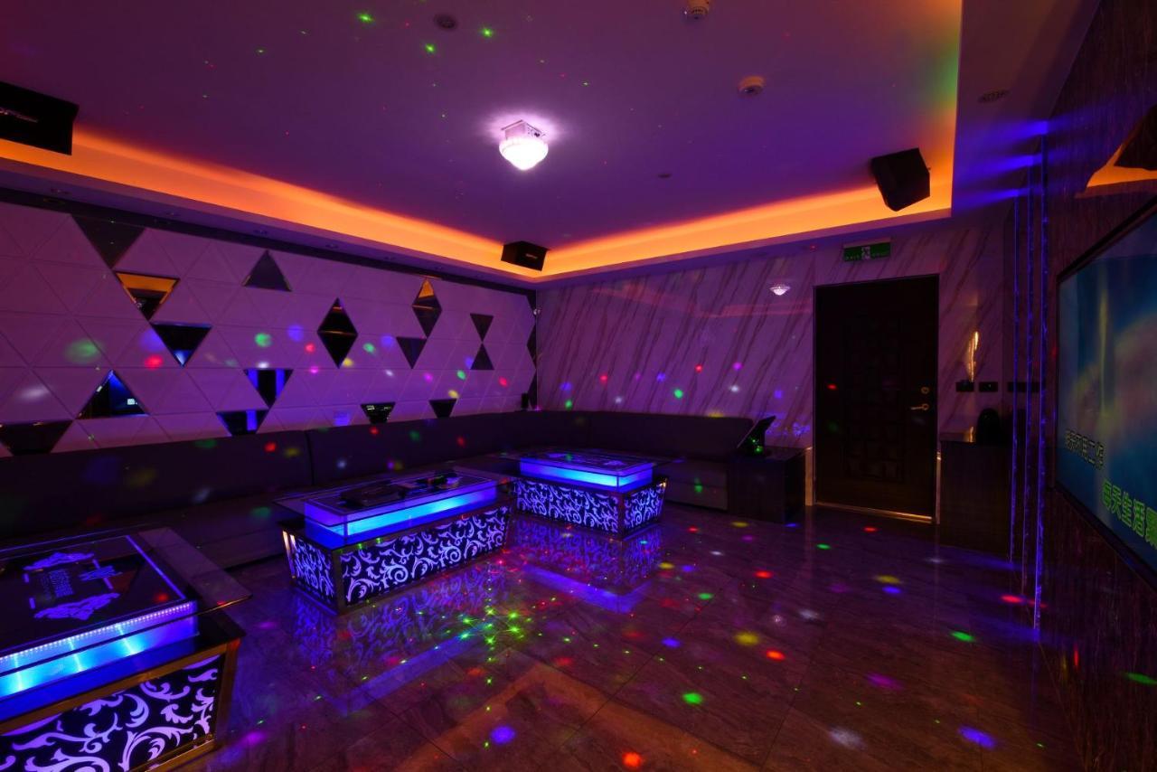 W3 Motel Luzhu Екстер'єр фото