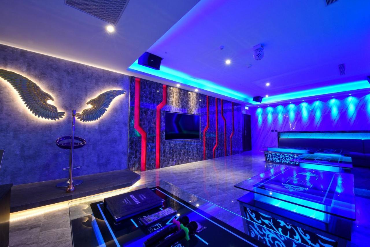 W3 Motel Luzhu Екстер'єр фото
