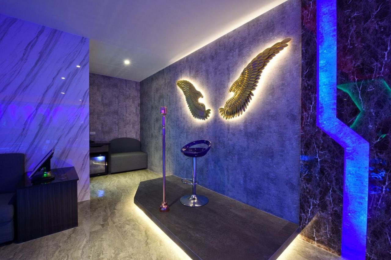 W3 Motel Luzhu Екстер'єр фото