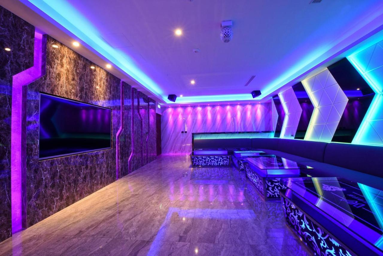 W3 Motel Luzhu Екстер'єр фото