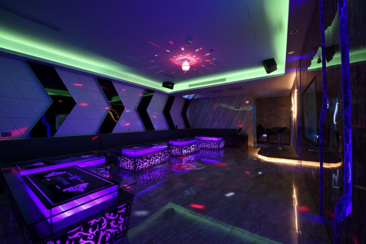 W3 Motel Luzhu Екстер'єр фото
