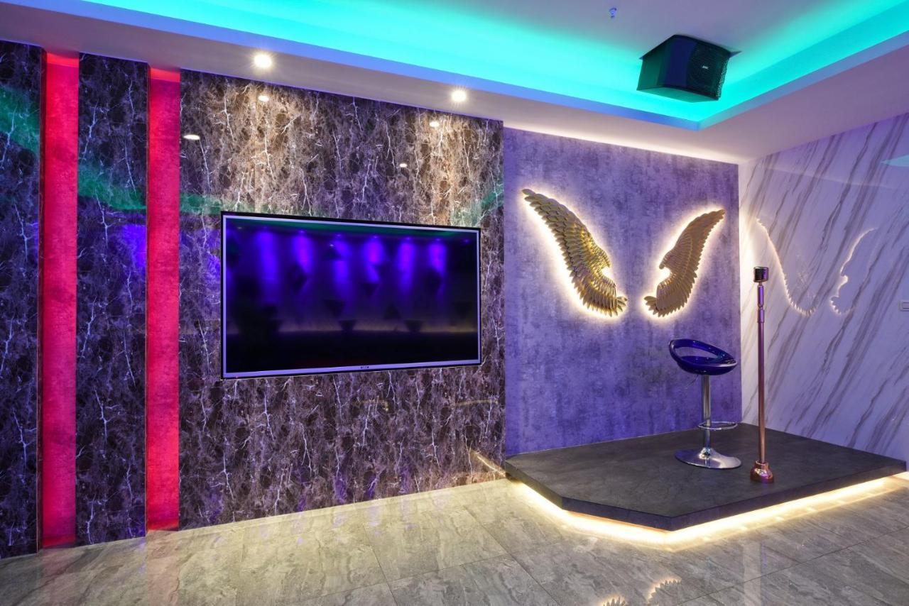 W3 Motel Luzhu Екстер'єр фото